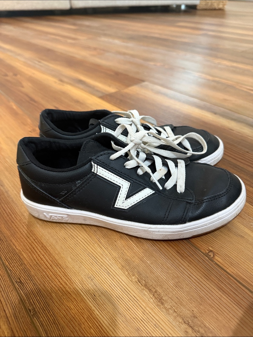 Women’s Vans Tennis Shoes